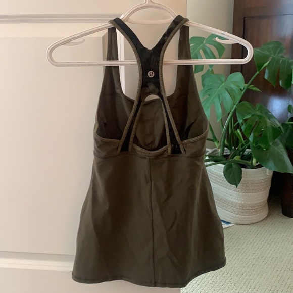 Lulu workout top - Picture 4 of 5